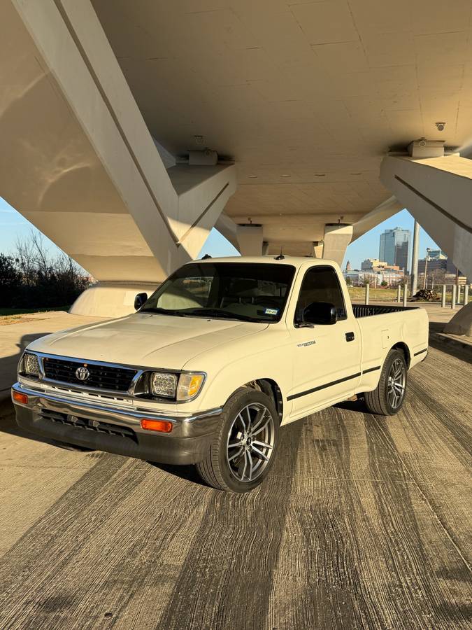 Toyota-tacoma-1995-white