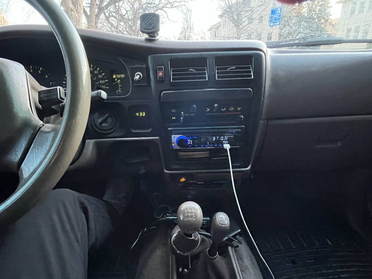 Toyota-tacoma-1996-grey-11