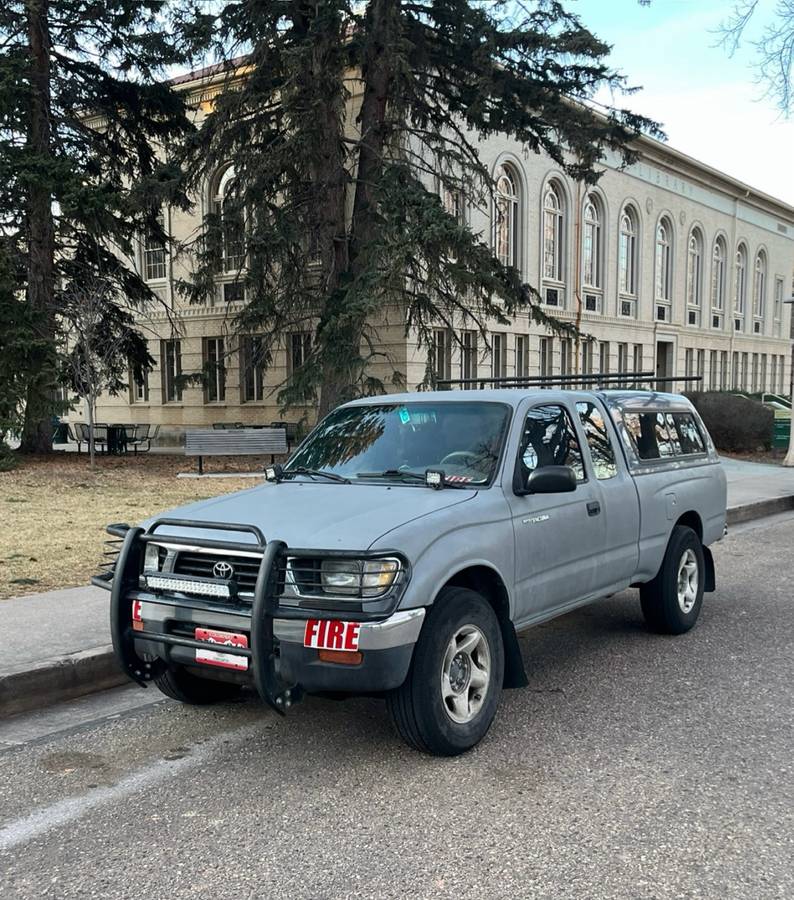 Toyota-tacoma-1996-grey-14