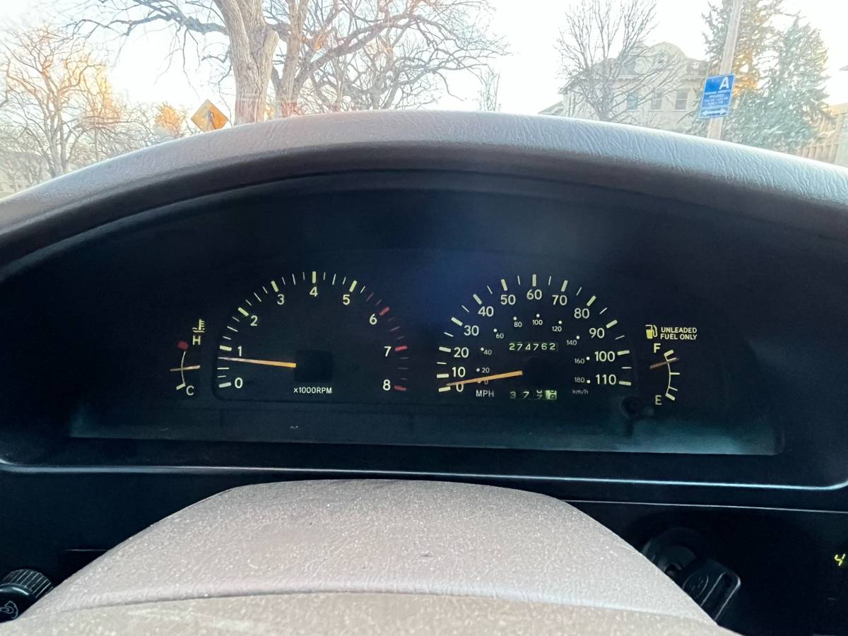 Toyota-tacoma-1996-grey-16