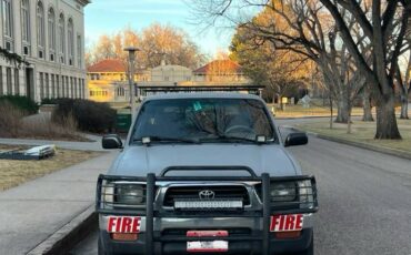 Toyota-tacoma-1996-grey-2