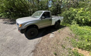 Toyota-tacoma-1996-grey-2