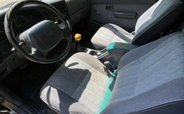 Toyota-tacoma-1996-grey-3