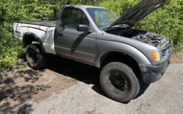 Toyota-tacoma-1996-grey