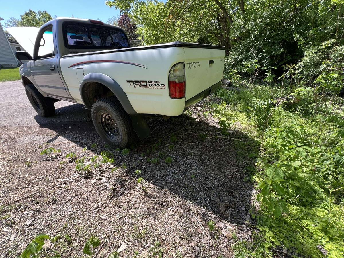Toyota-tacoma-1996-grey-4