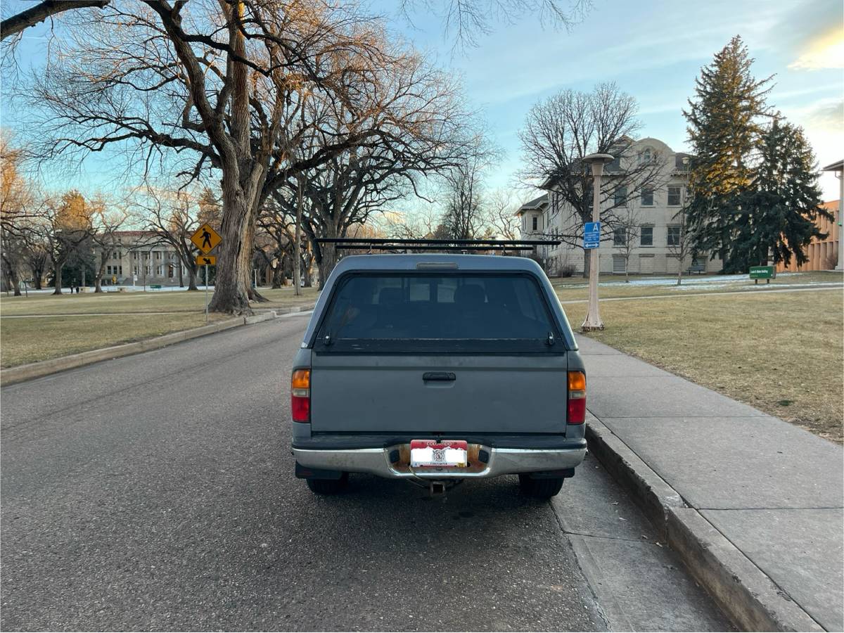 Toyota-tacoma-1996-grey-5