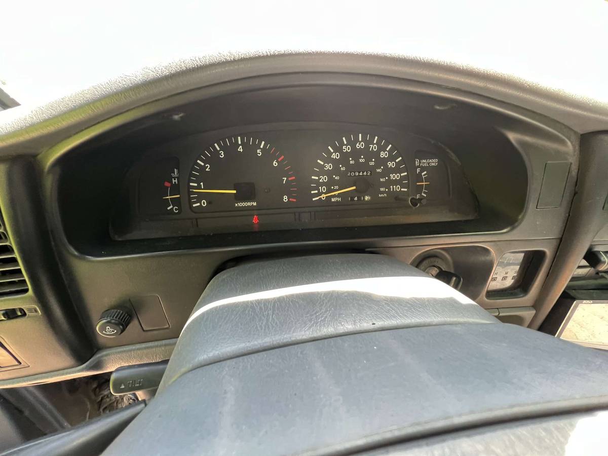 Toyota-tacoma-1996-grey-7