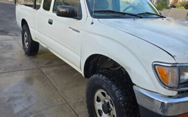 Toyota-tacoma-lx-1996-white