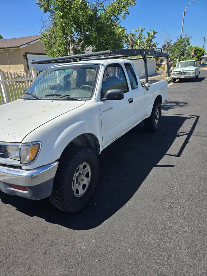 Toyota-tacoma-lx-1996-white-5