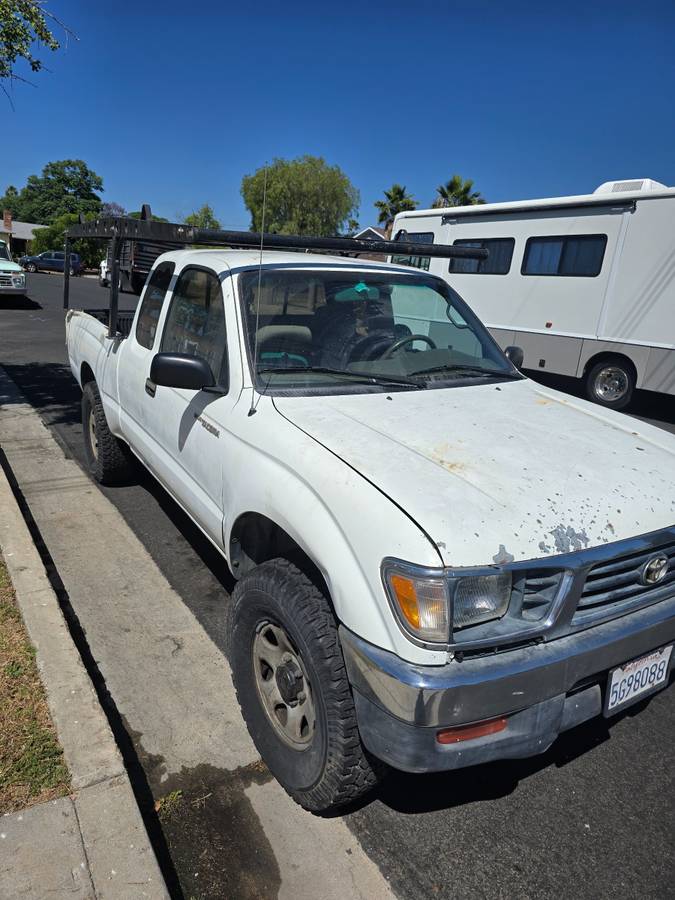 Toyota-tacoma-lx-1996-white-6