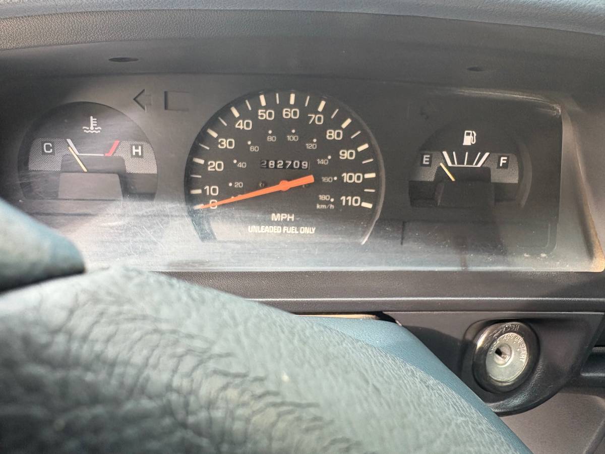 Toyota-tacoma-pickup-1993-3