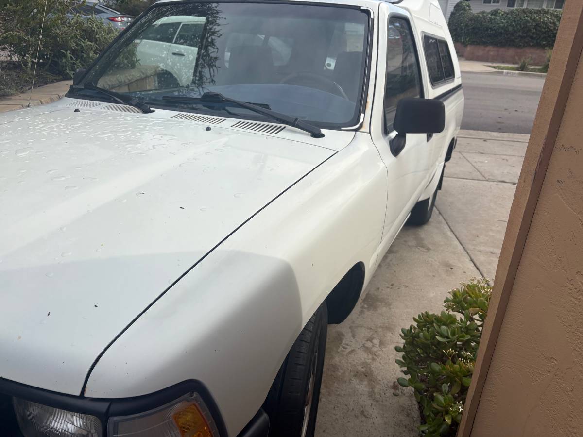 Toyota-tacoma-pickup-1993-5