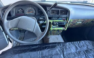 Toyota-truck-1990-white-6