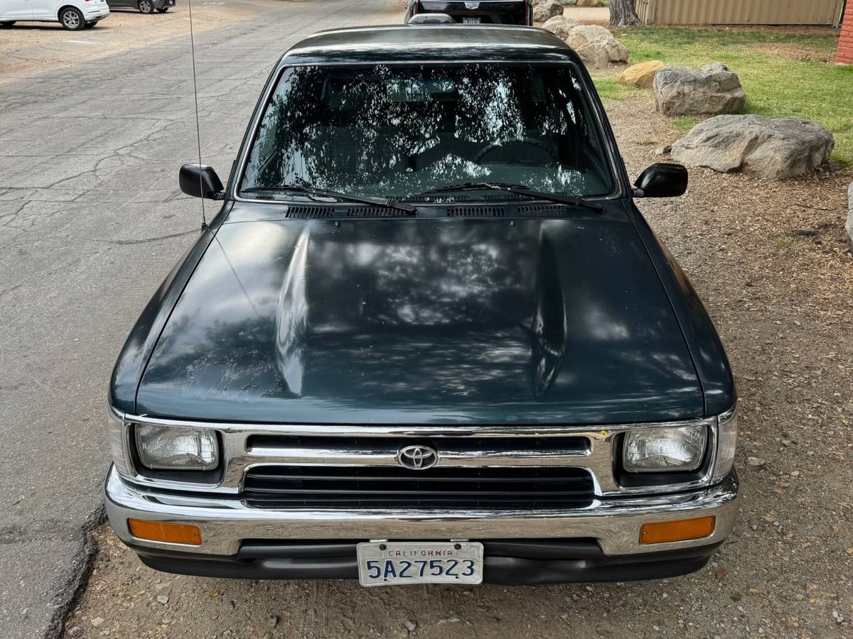 Toyota-truck-1995-12