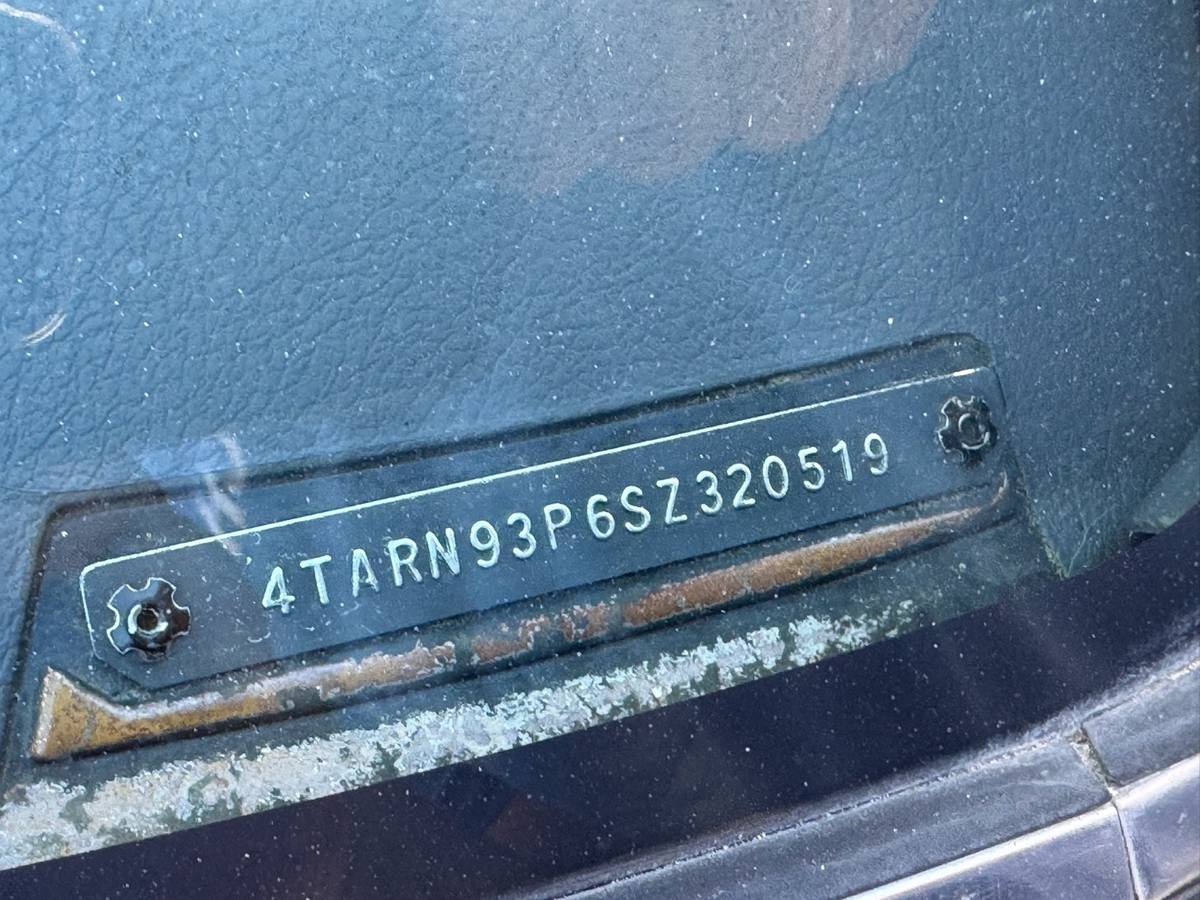 Toyota-truck-1995-23