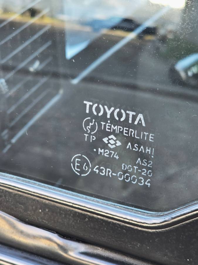 Toyota-truck-dlx-xtra-cab-1989-grey-1