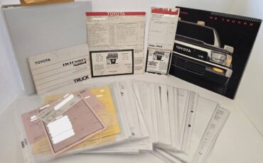 Toyota-truck-dlx-xtra-cab-1989-grey-11