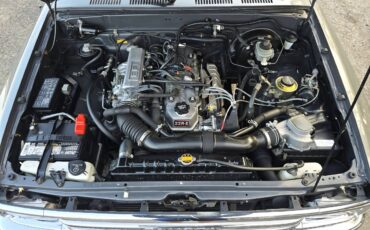 Toyota-truck-dlx-xtra-cab-1989-grey-12