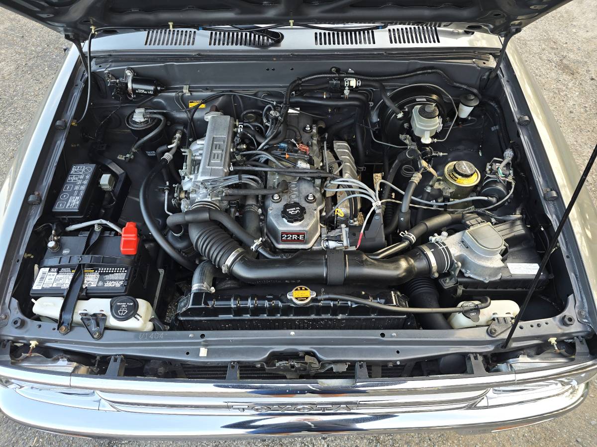 Toyota-truck-dlx-xtra-cab-1989-grey-12