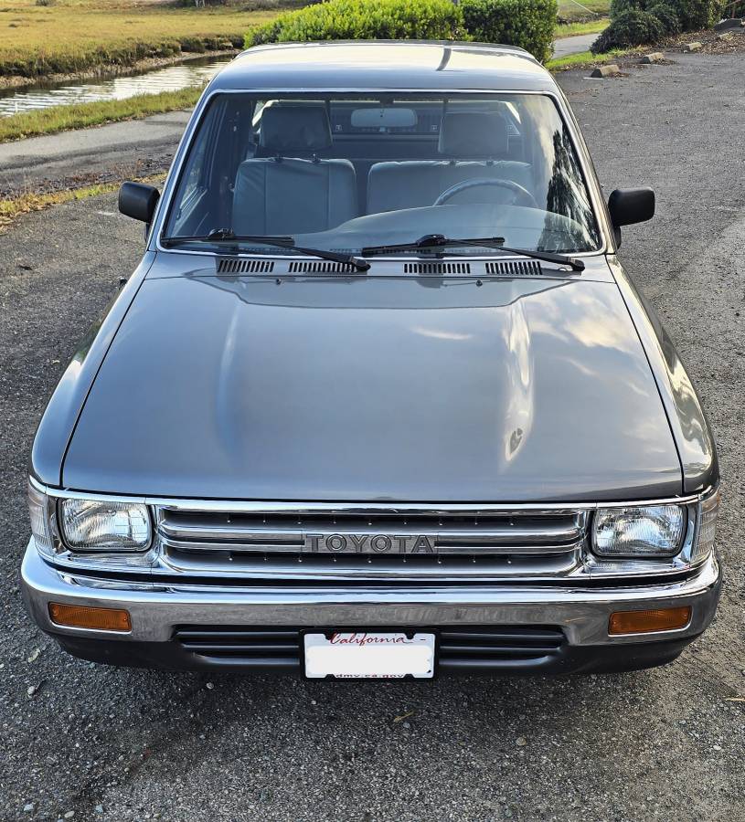 Toyota-truck-dlx-xtra-cab-1989-grey-19