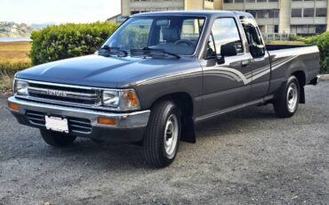 Toyota-truck-dlx-xtra-cab-1989-grey-23