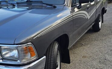 Toyota-truck-dlx-xtra-cab-1989-grey