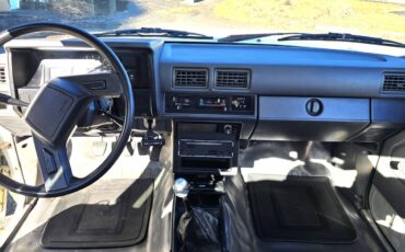 Toyota-truck-dlx-xtra-cab-7-long-bed-1986-white-16
