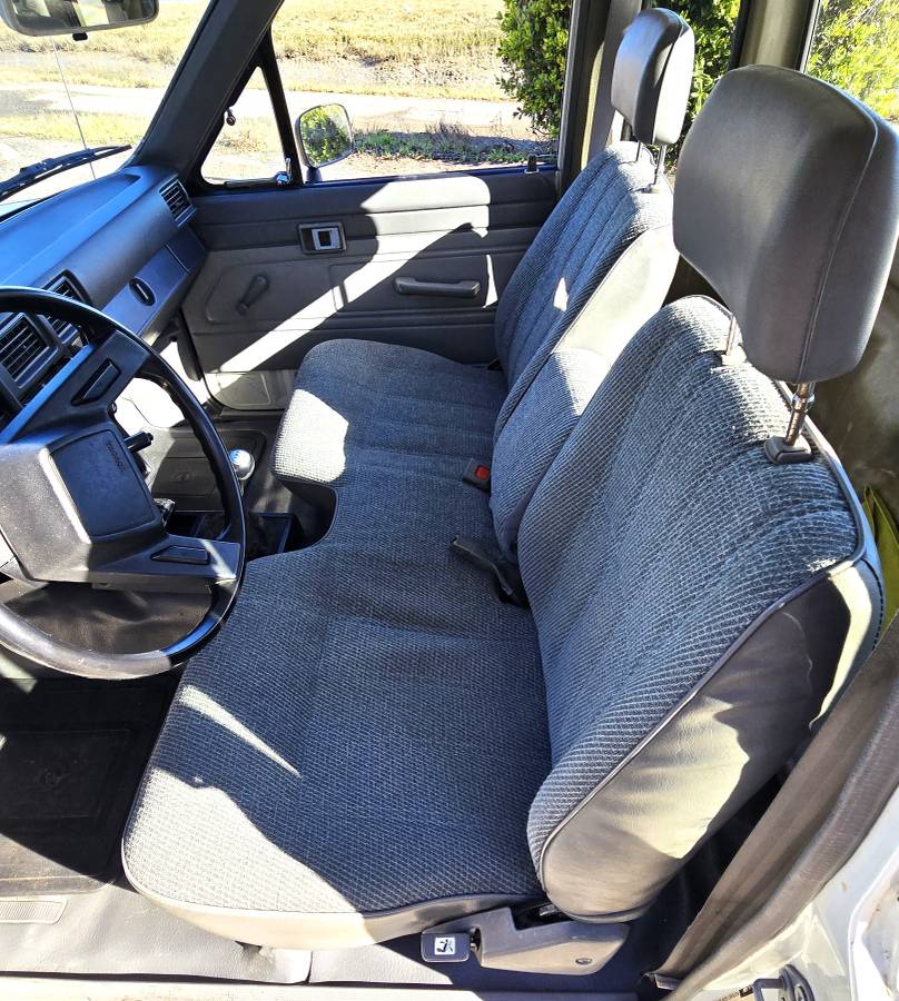 Toyota-truck-dlx-xtra-cab-7-long-bed-1986-white-7