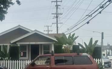 Toyota-van-le-1984-purple-3