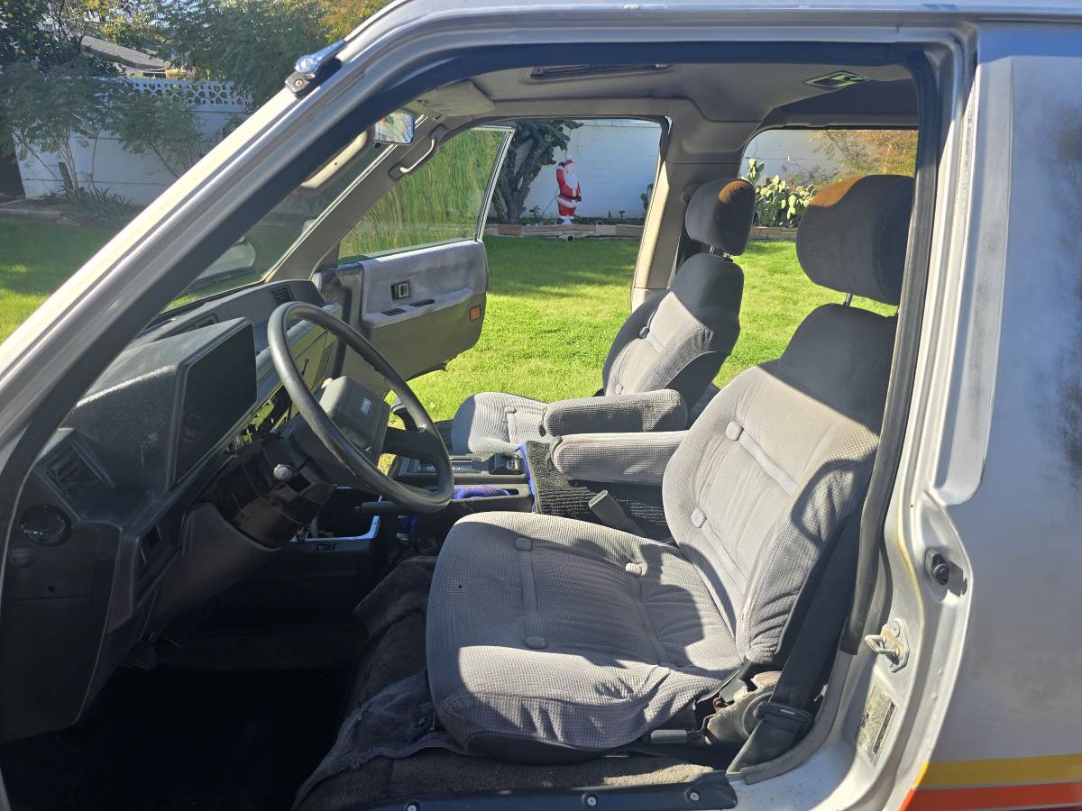 Toyota-wagon-1989-silver-16