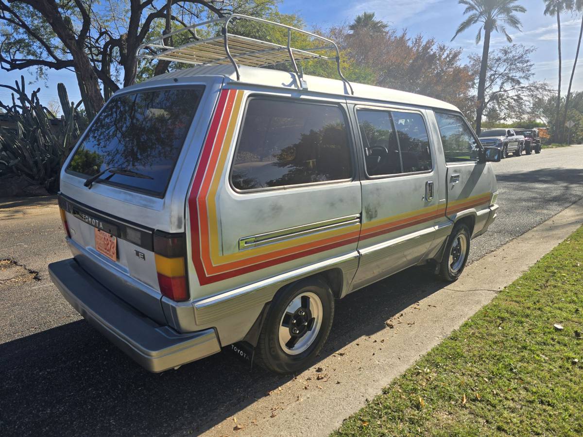 Toyota-wagon-1989-silver-9