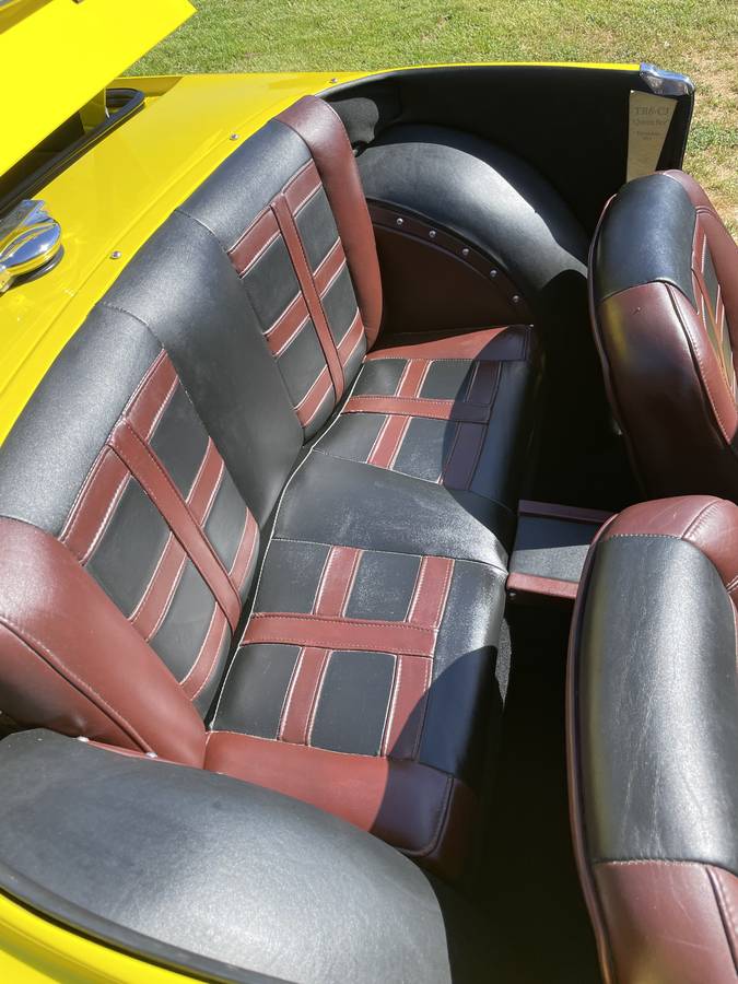 Triump-tr6-1976-custom-14