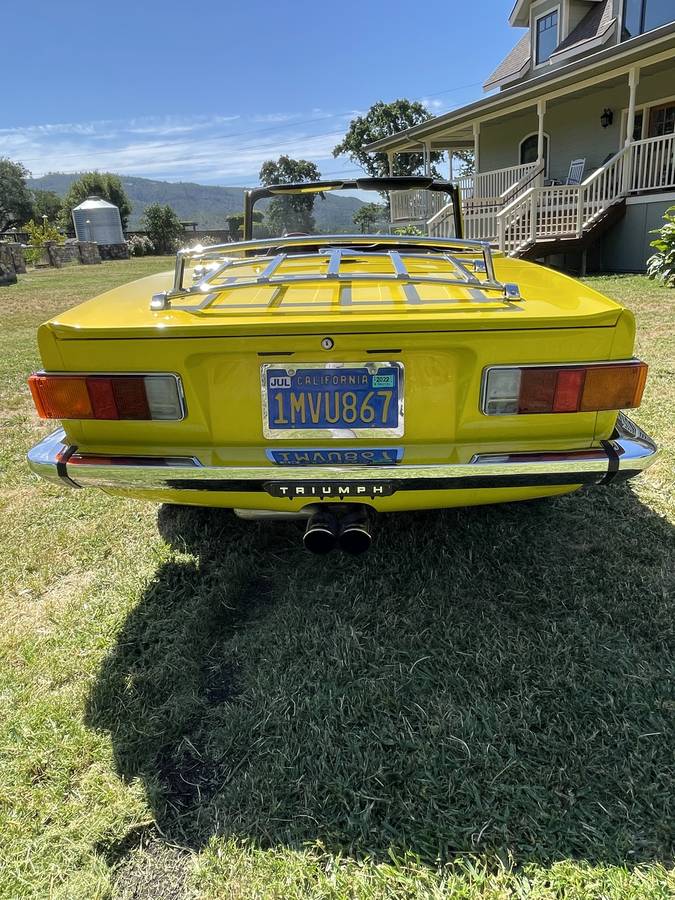 Triump-tr6-1976-custom-3