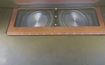 Triump-tr6-1976-custom-8