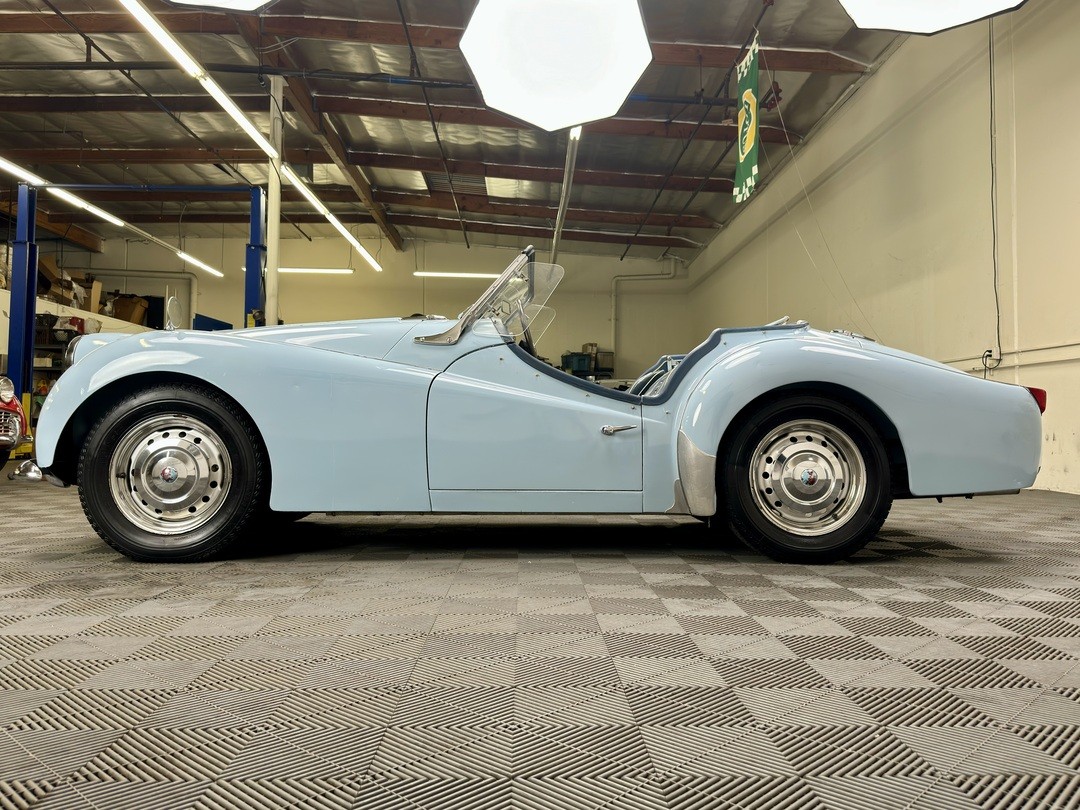 Triumph-Other-1961-ROADSTER-10