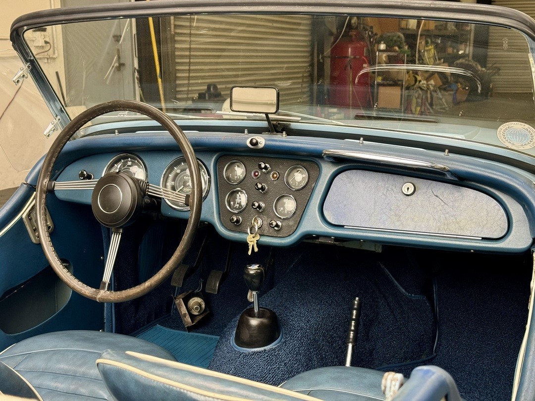 Triumph-Other-1961-ROADSTER-38