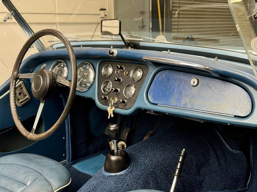 Triumph-Other-1961-ROADSTER-39