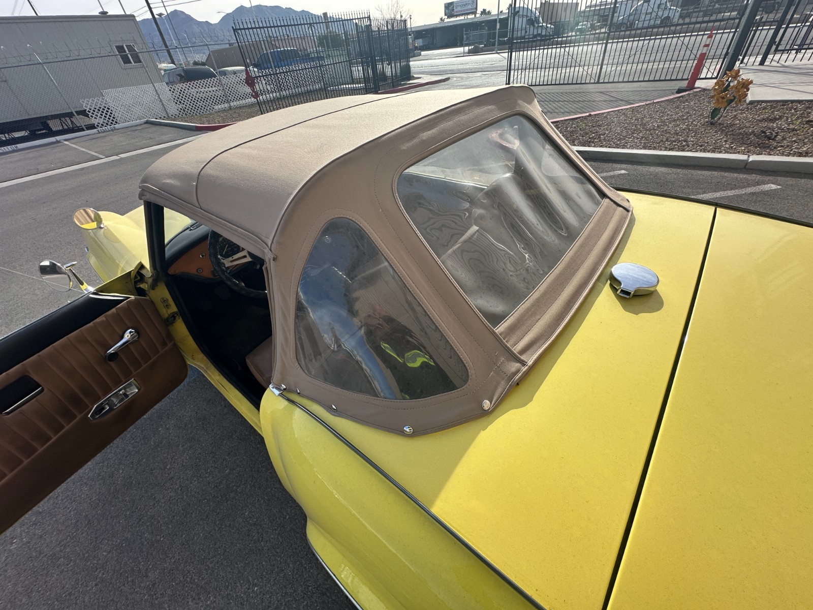 Triumph-Spitfire-1974-Convertible-18