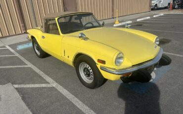 Triumph-Spitfire-1974-Convertible-2