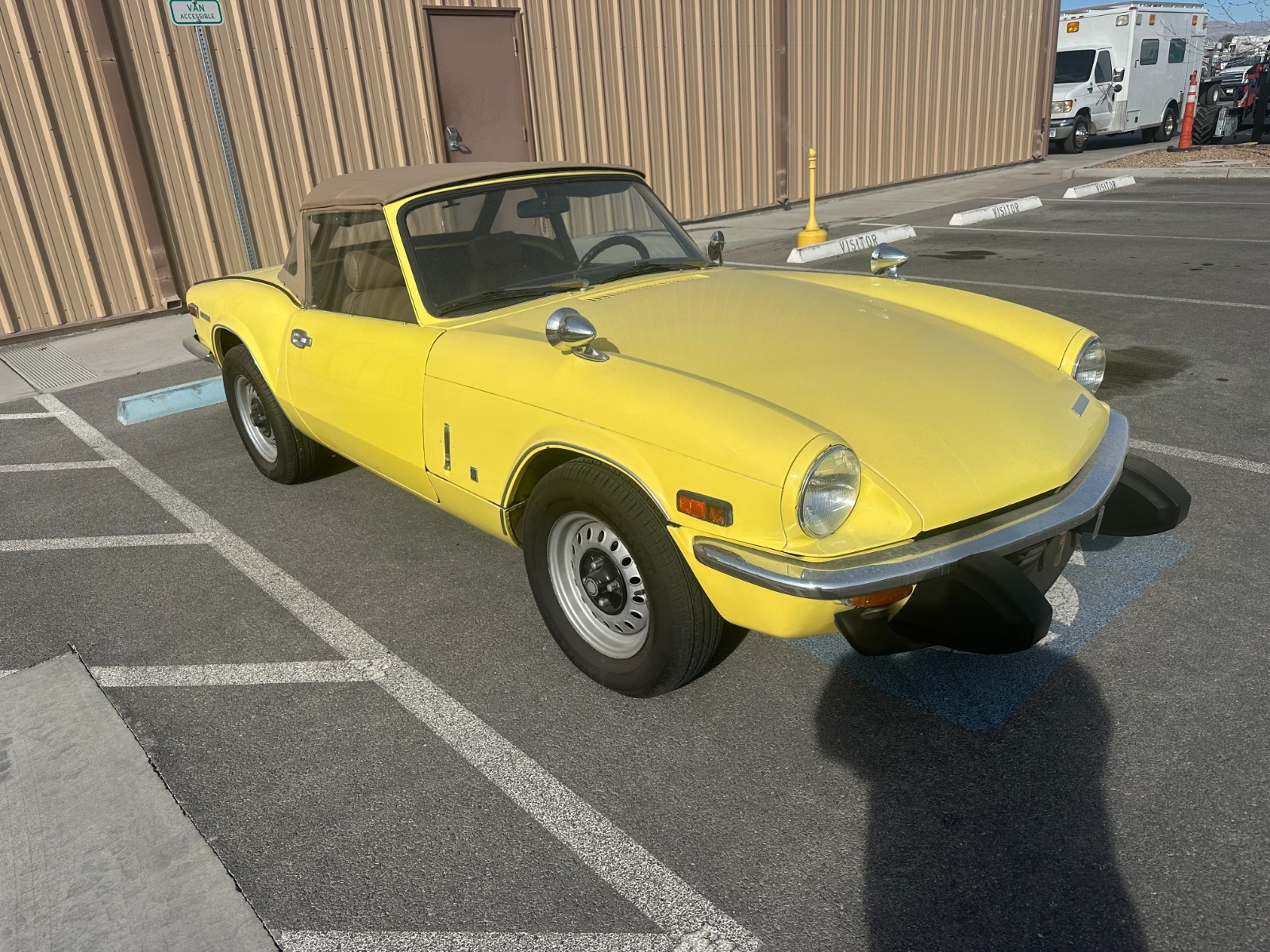 Triumph-Spitfire-1974-Convertible-2