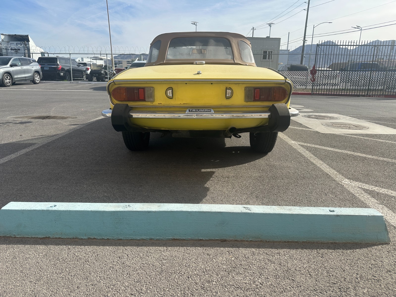 Triumph-Spitfire-1974-Convertible-5