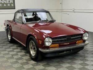 Triumph-TR-6-1971-CONVERTIBLE-11