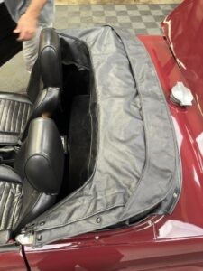 Triumph-TR-6-1971-CONVERTIBLE-26