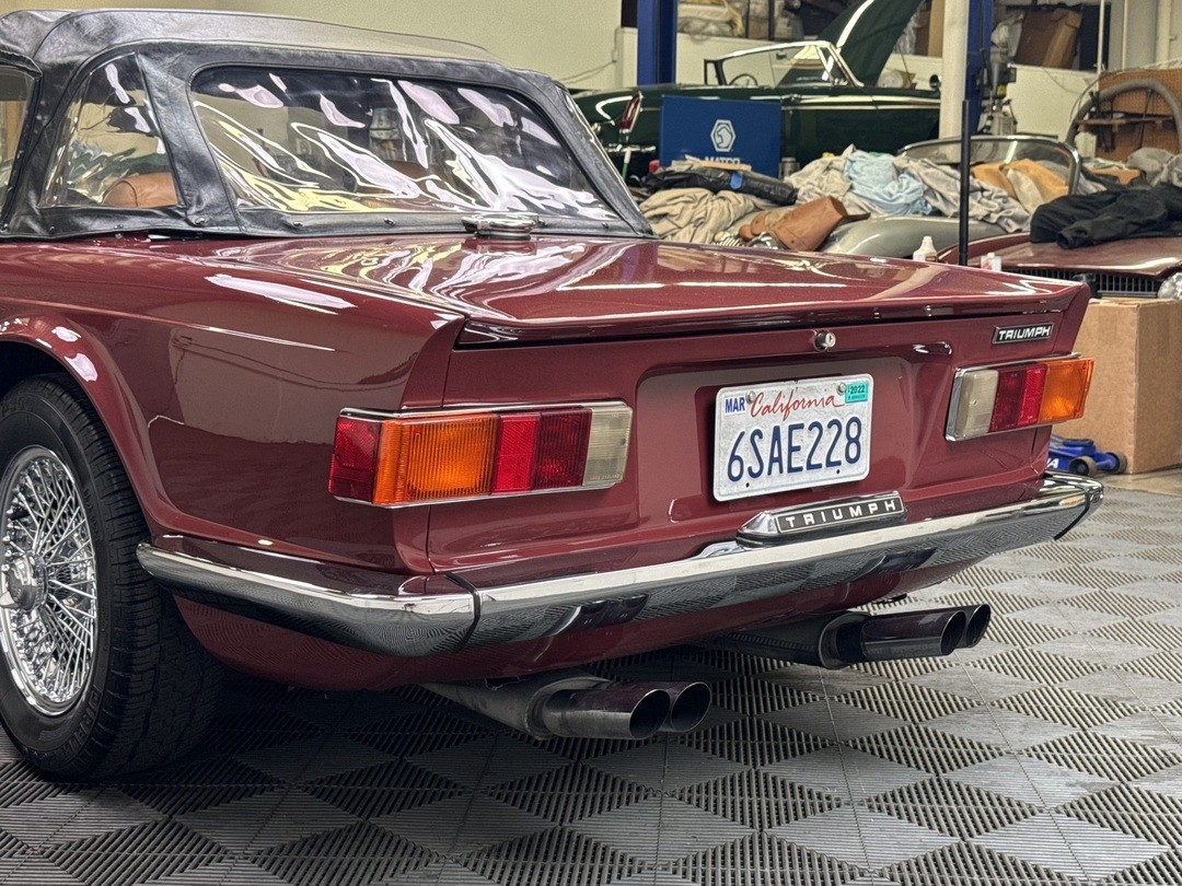 Triumph-TR-6-1972-CONVERTIBLE-20