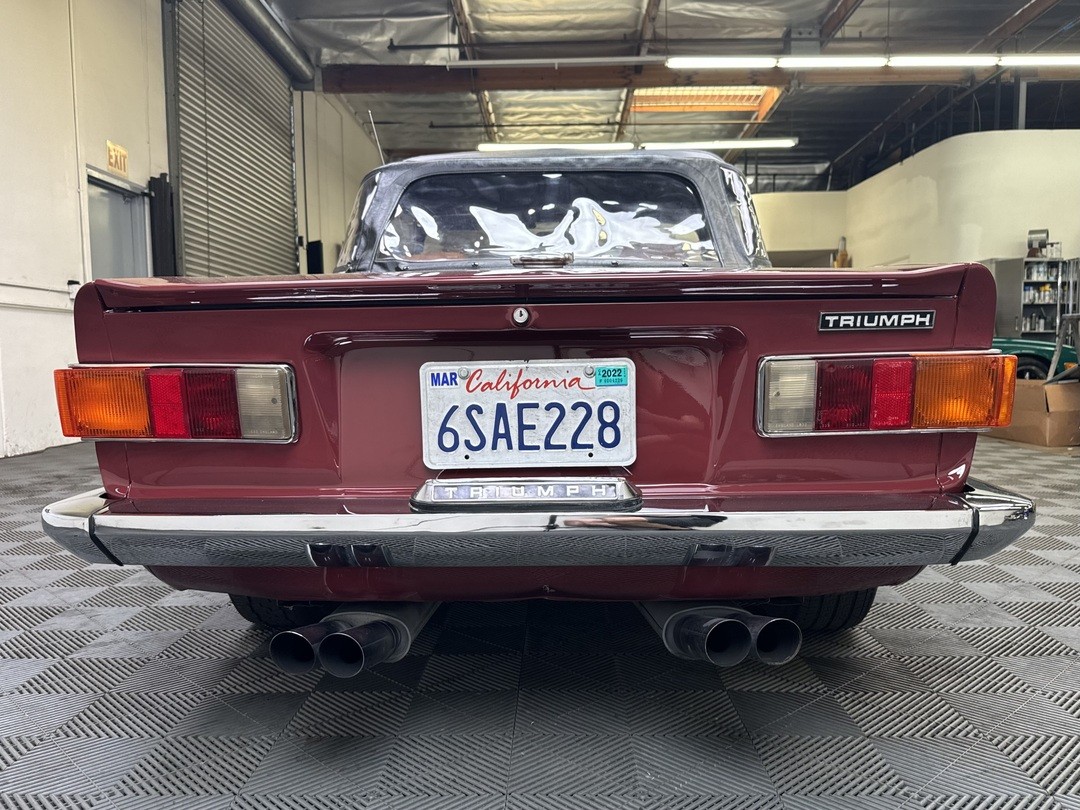 Triumph-TR-6-1972-CONVERTIBLE-22