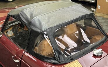 Triumph-TR-6-1972-CONVERTIBLE-32