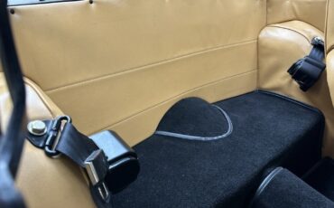 Triumph-TR-6-1972-CONVERTIBLE-35