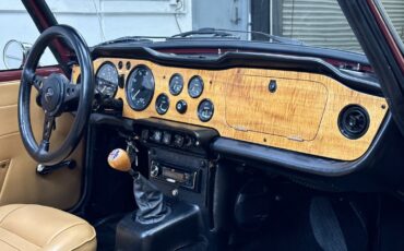 Triumph-TR-6-1972-CONVERTIBLE-37