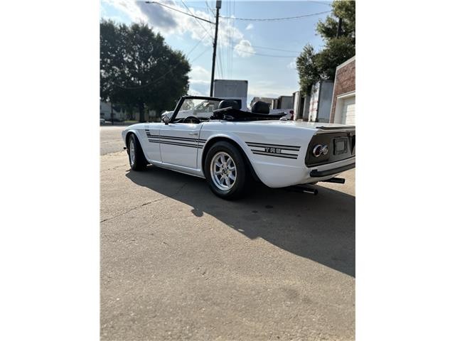 Triumph-TR-6-1974-4