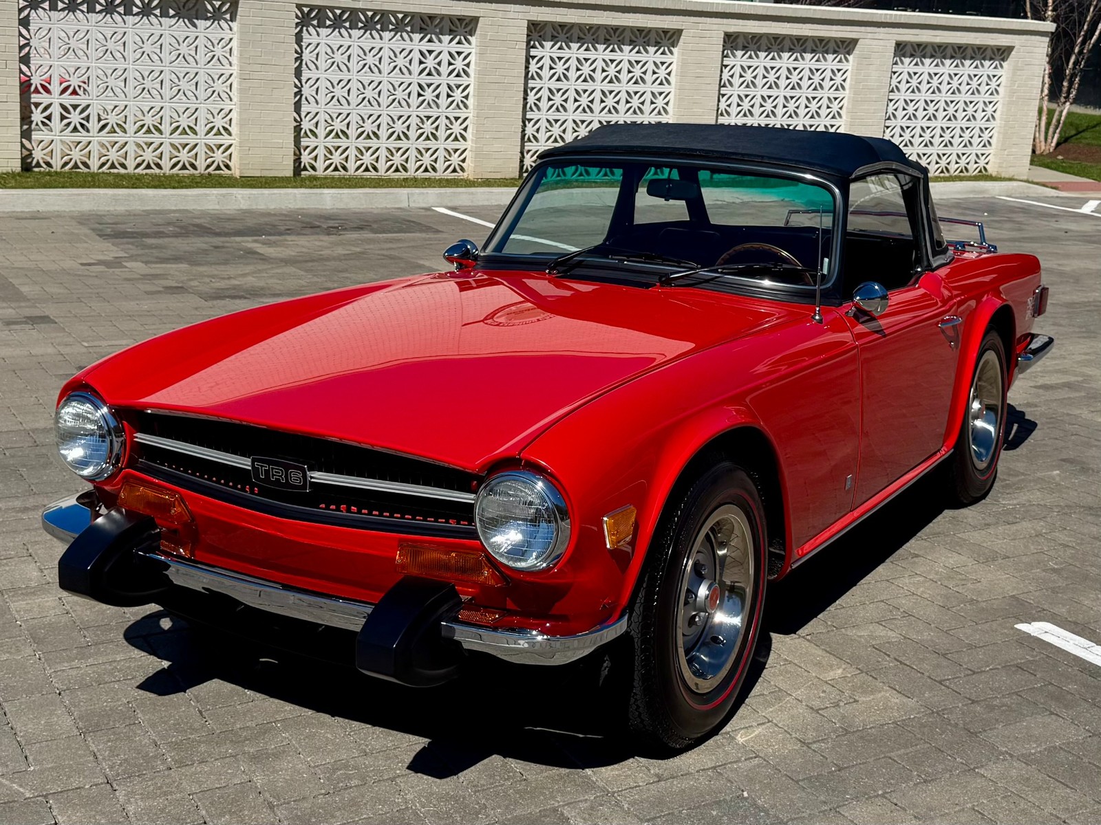 Triumph-TR-6-1974-Convertible-1
